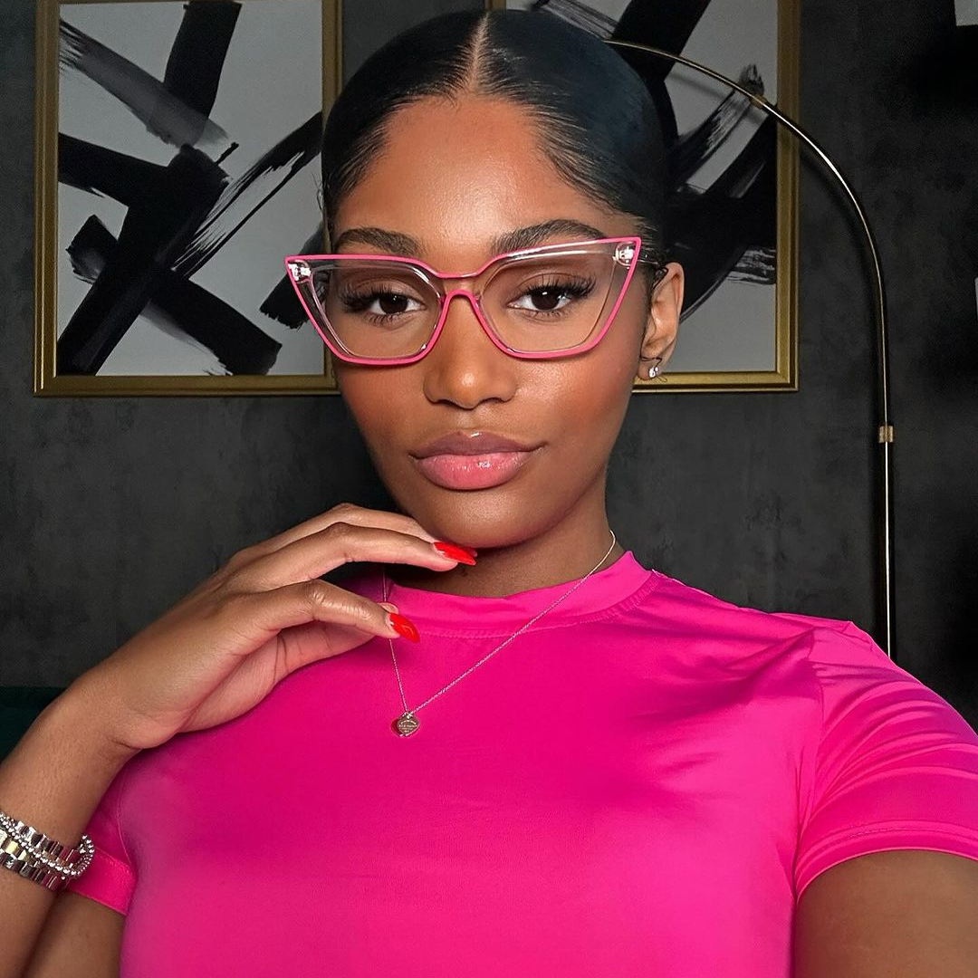 Chic and vibrant computer glasses with neon pink finish.
