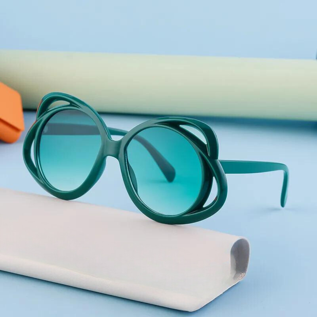 Oversized round sunglasses in vibrant green