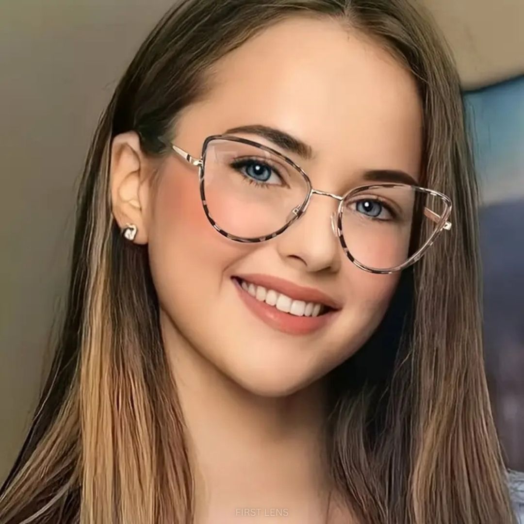 Lightweight Lucent frame spectacles for digital eye strain relief