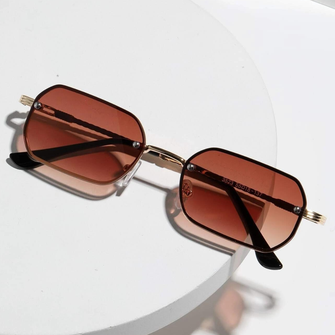 First Lens Glints Sunglasses 010 Reflect your personality with every wear.