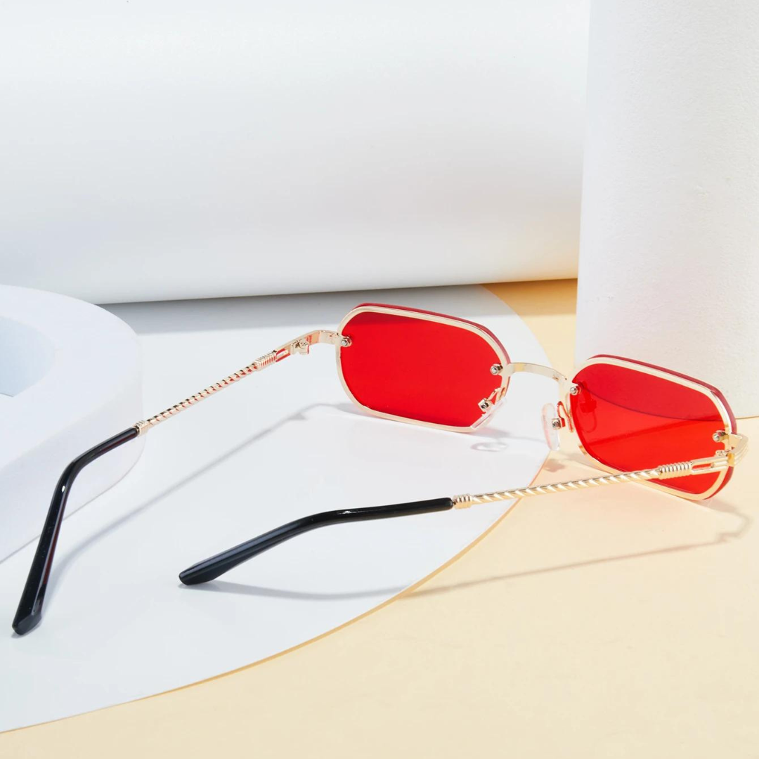 First Lens Glints Sunglasses 010 Elevate your everyday style with sophistication.