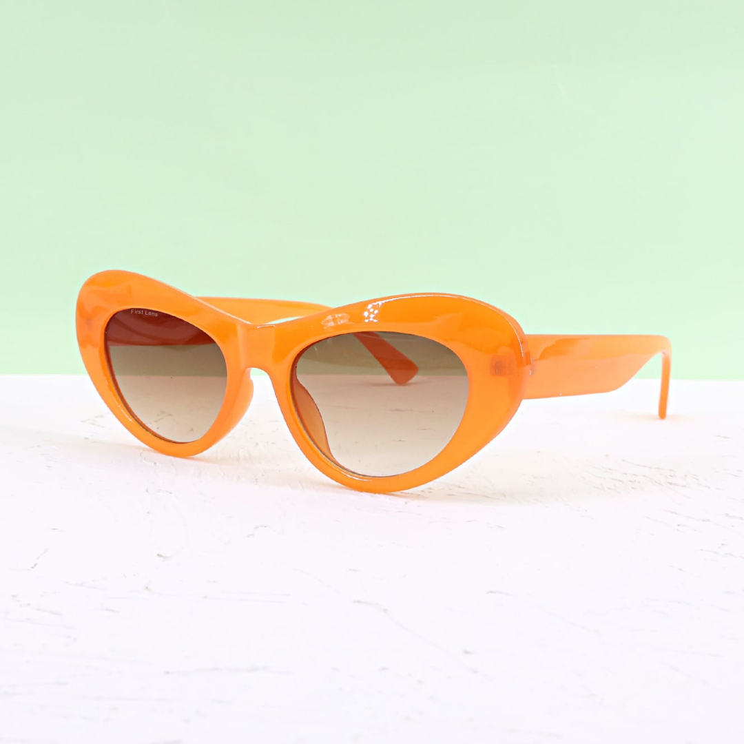 First Lens oval sunglasses in classic black, ideal for any outfit
