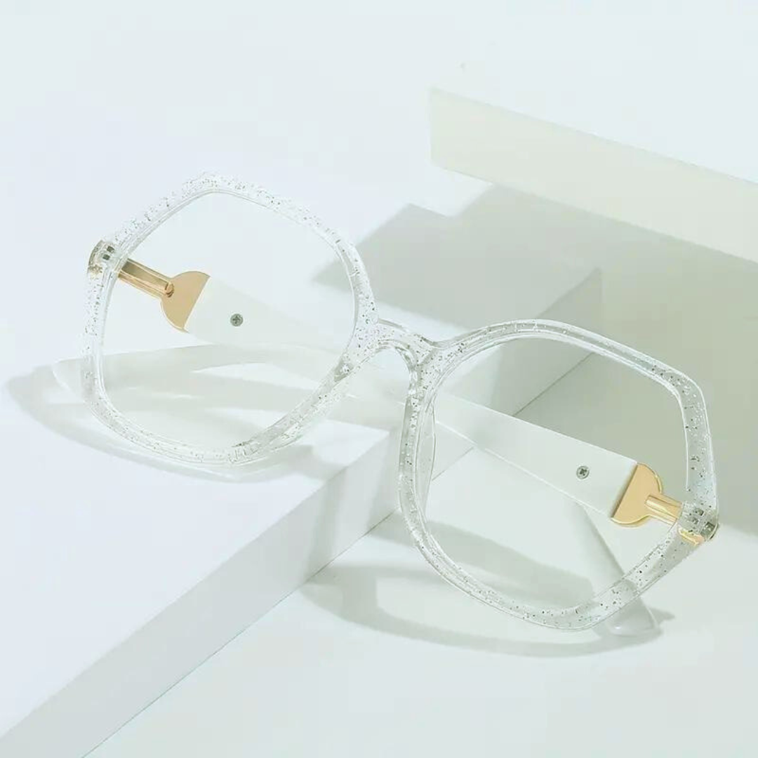 Transparent glasses crafted with diamond-cut detailing for a chic look.