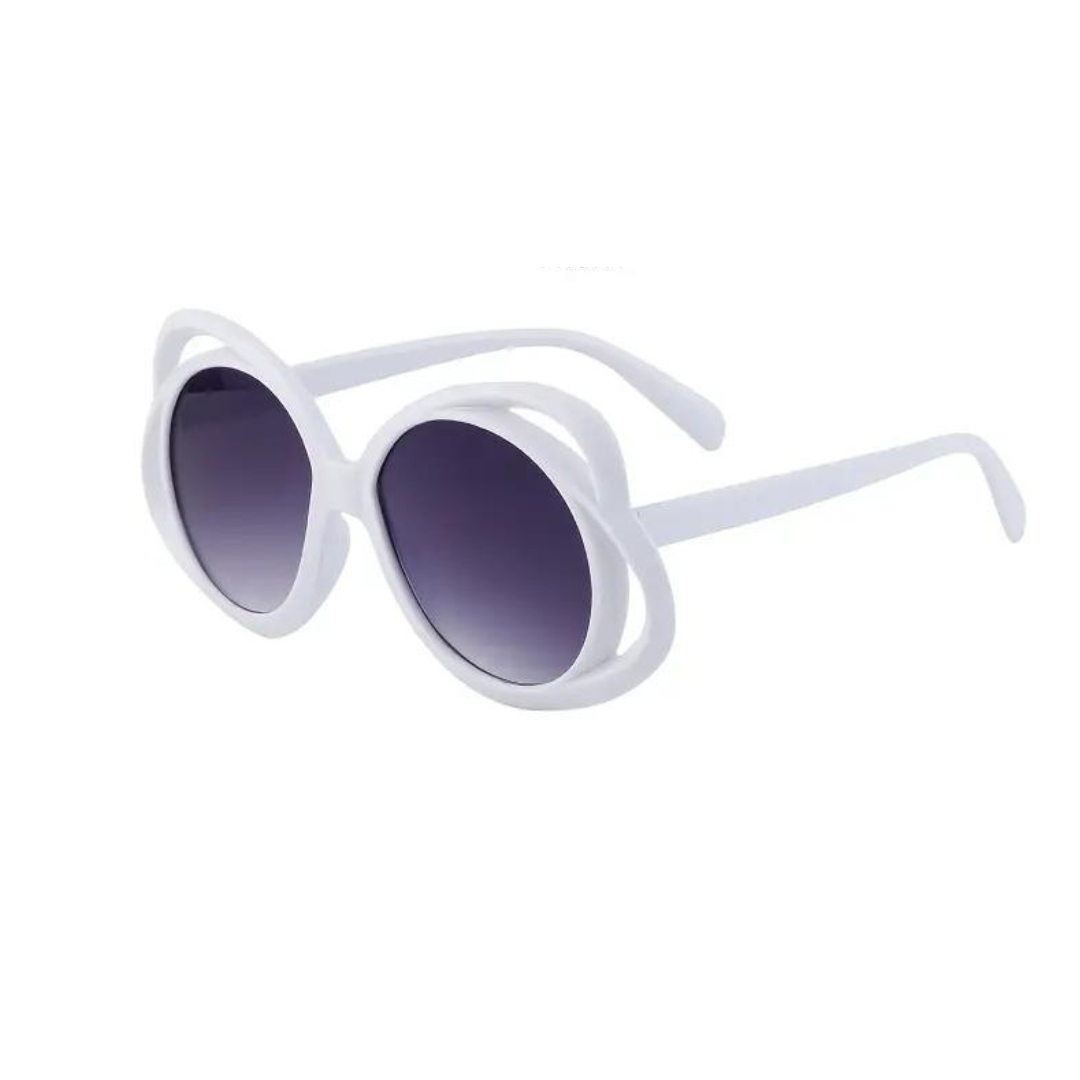 Chic oversized sunglasses in a stylish white hue