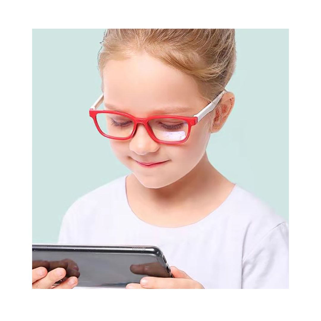 Clear lenses provide high visual clarity without affecting natural vision.