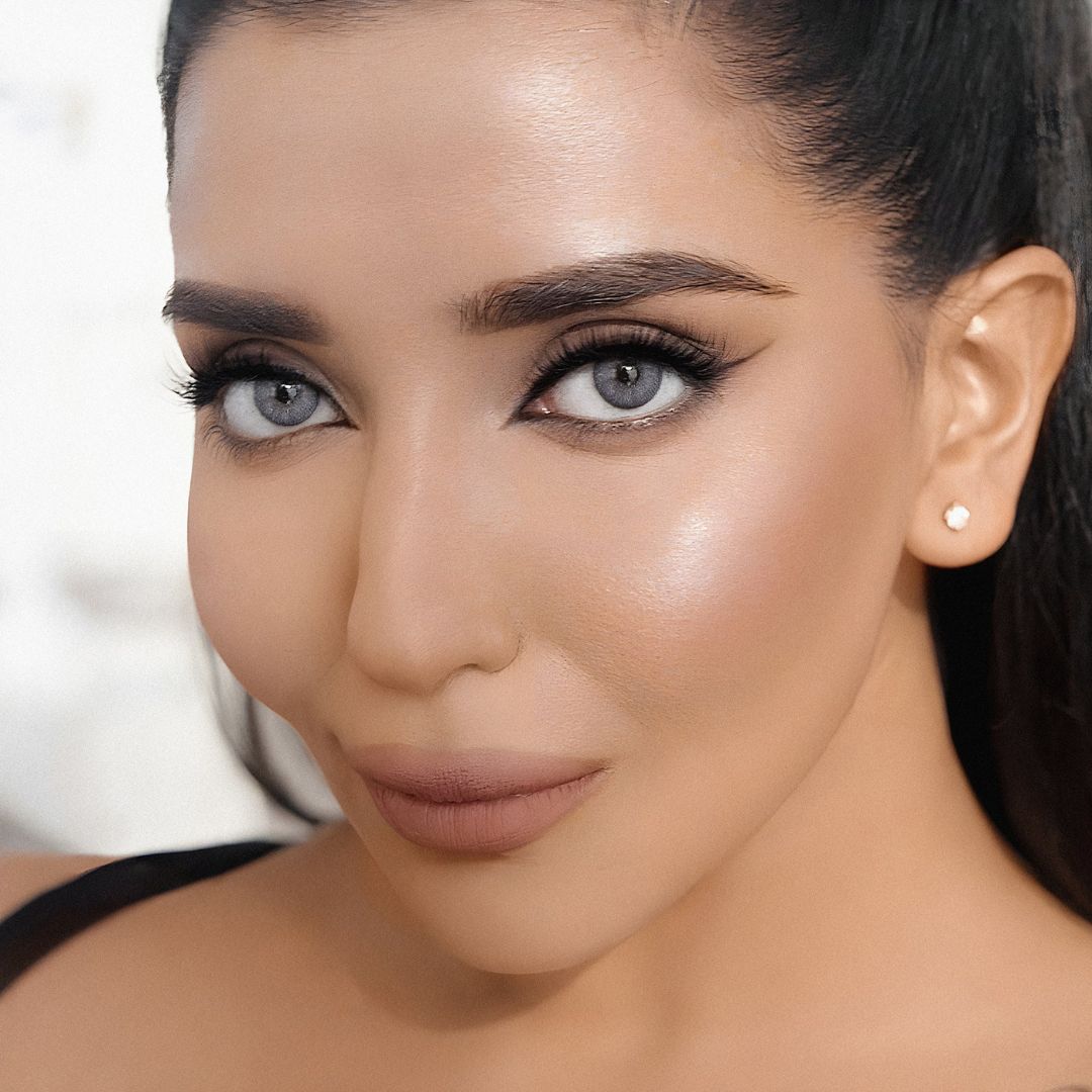 Natural grey color daily contacts – Swati Graphite